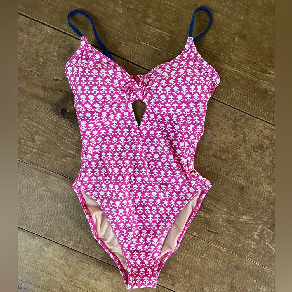 NWT J. Crew twist-front keyhole swimsuit